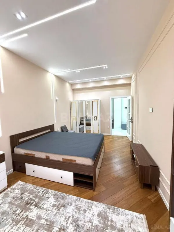 Kirayə verilir 2 otaqlı mənzil 80 m²