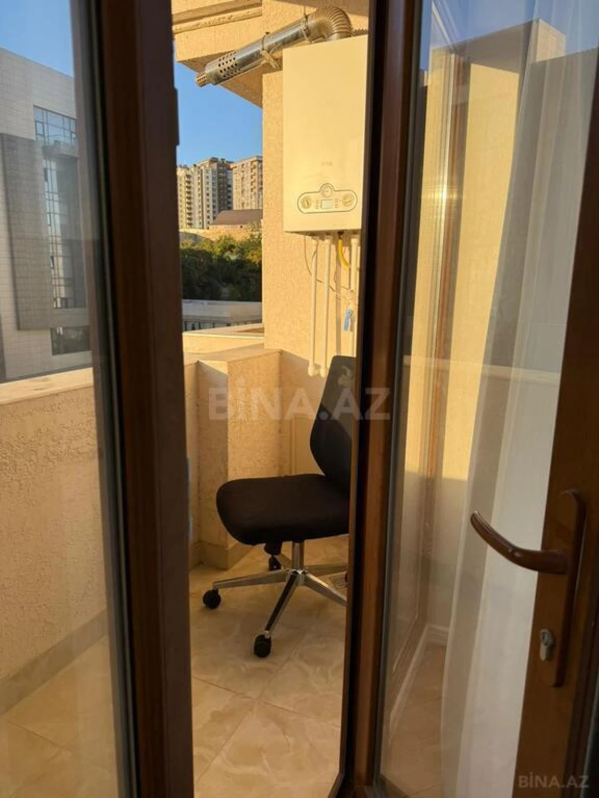 Kirayə verilir 2 otaqlı mənzil 80 m²