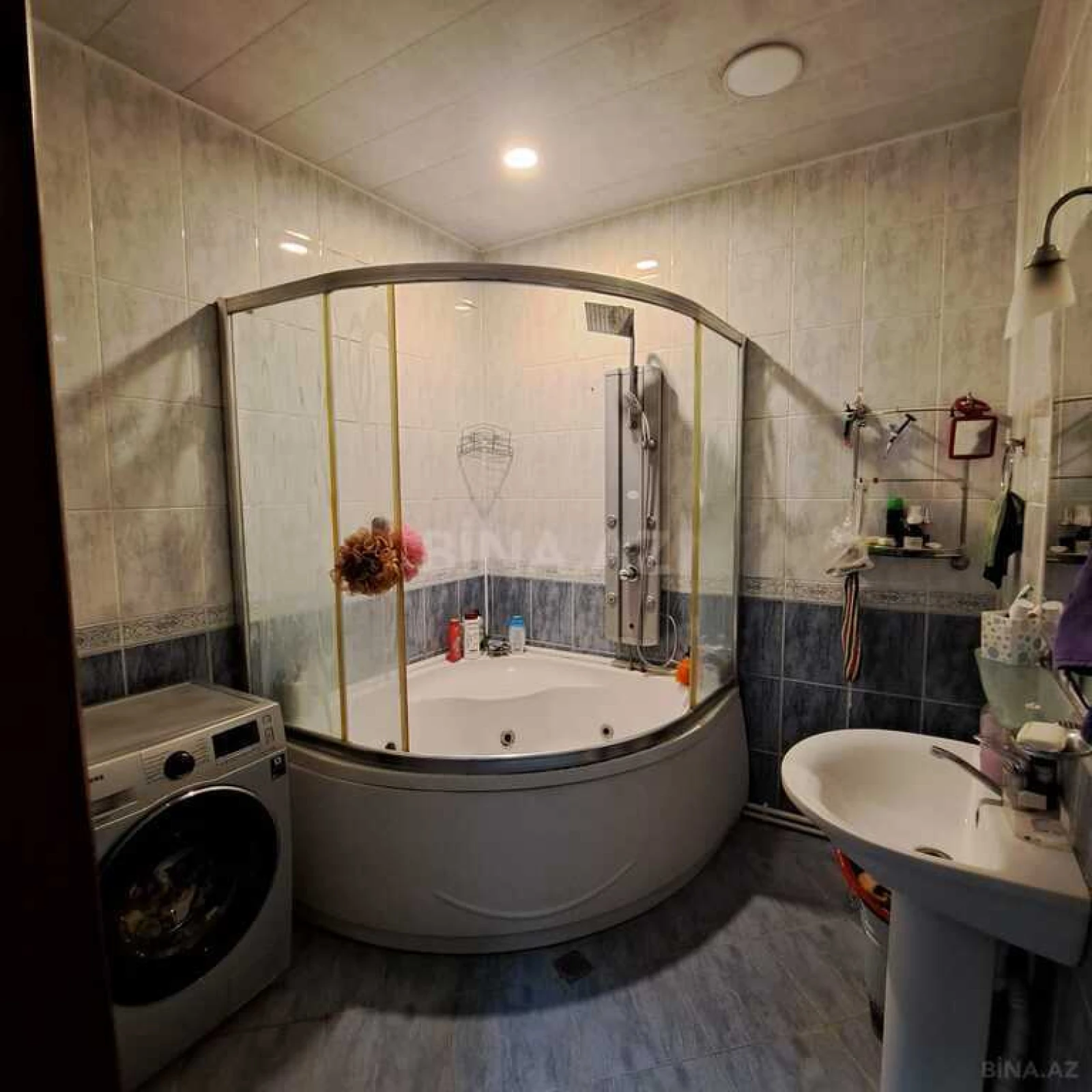 Satılır 3 otaqlı mənzil 160 m²