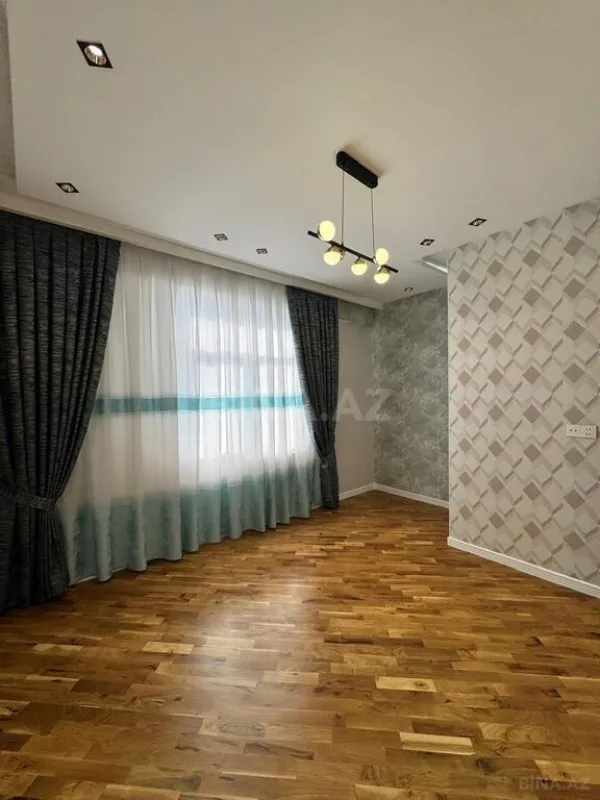 Satılır 3 otaqlı mənzil 115 m²