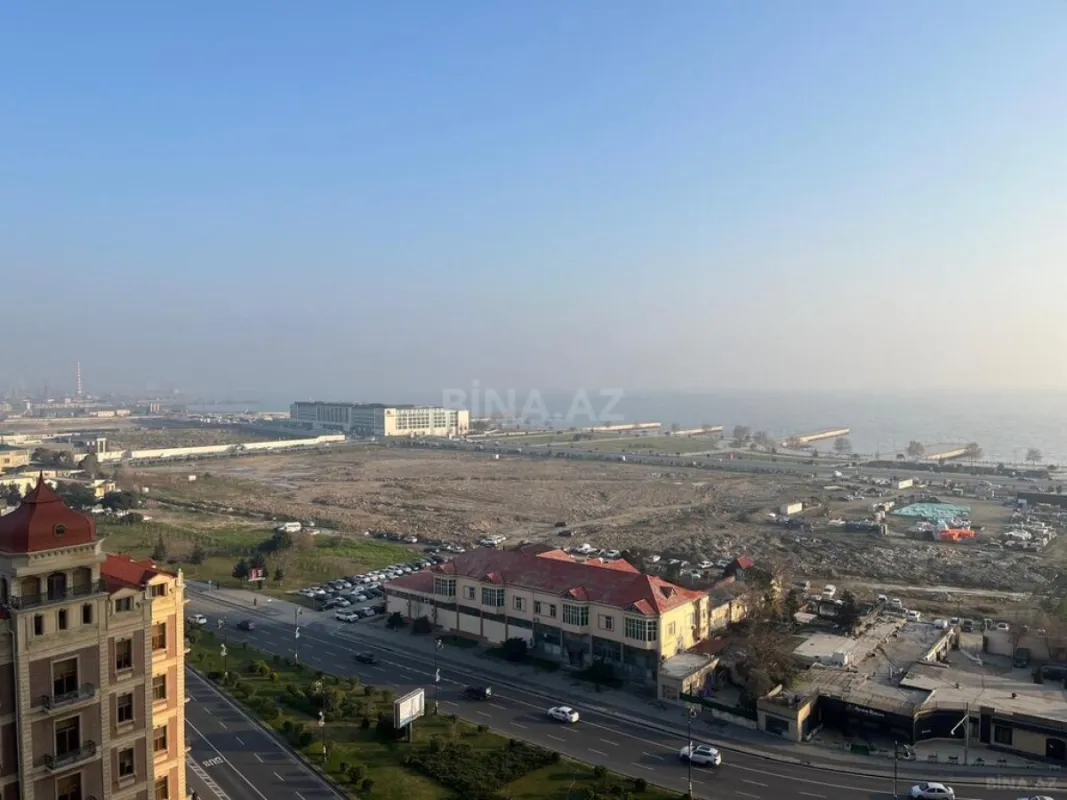 Satılır 4 otaqlı mənzil 181 m²