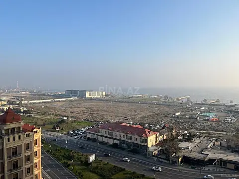 Satılır 4 otaqlı mənzil 181 m²