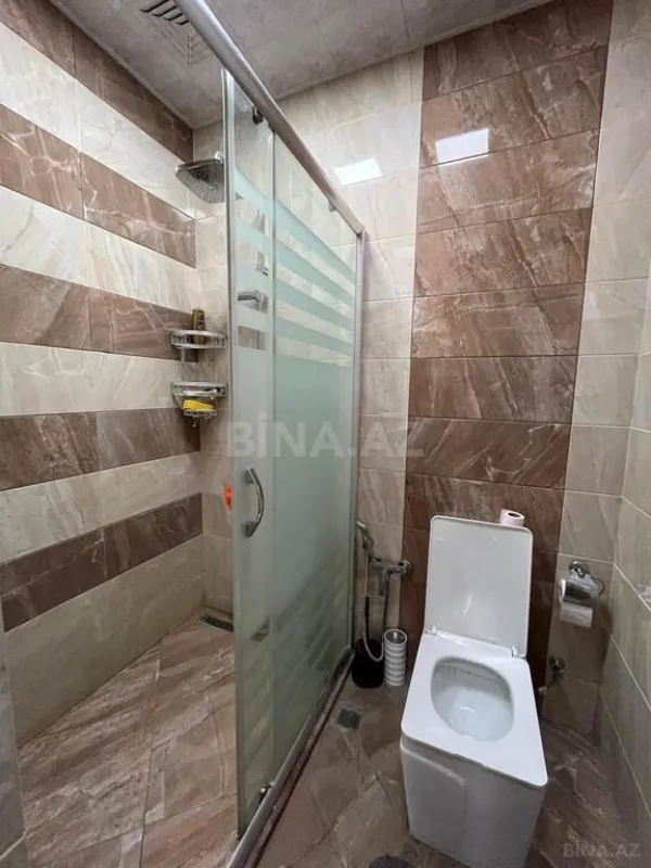 Satılır 4 otaqlı mənzil 181 m²