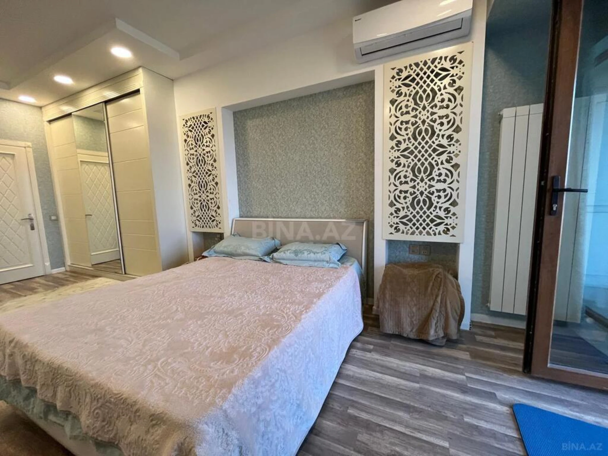 Satılır 4 otaqlı mənzil 181 m²