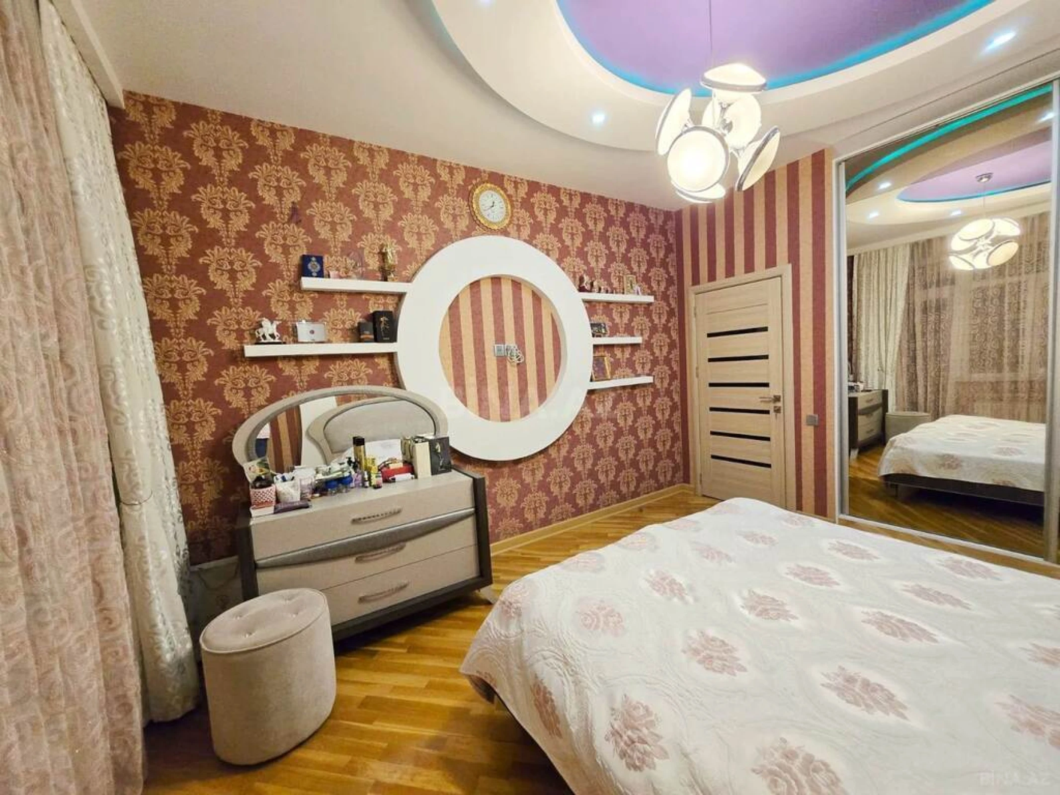 Satılır 4 otaqlı mənzil 145 m²