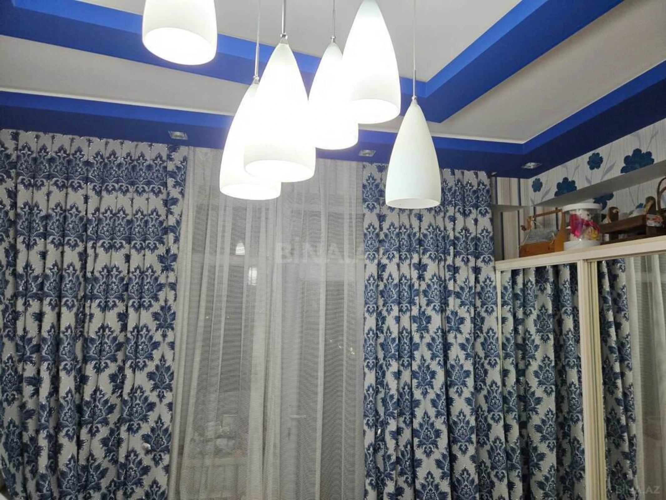 Satılır 4 otaqlı mənzil 145 m²
