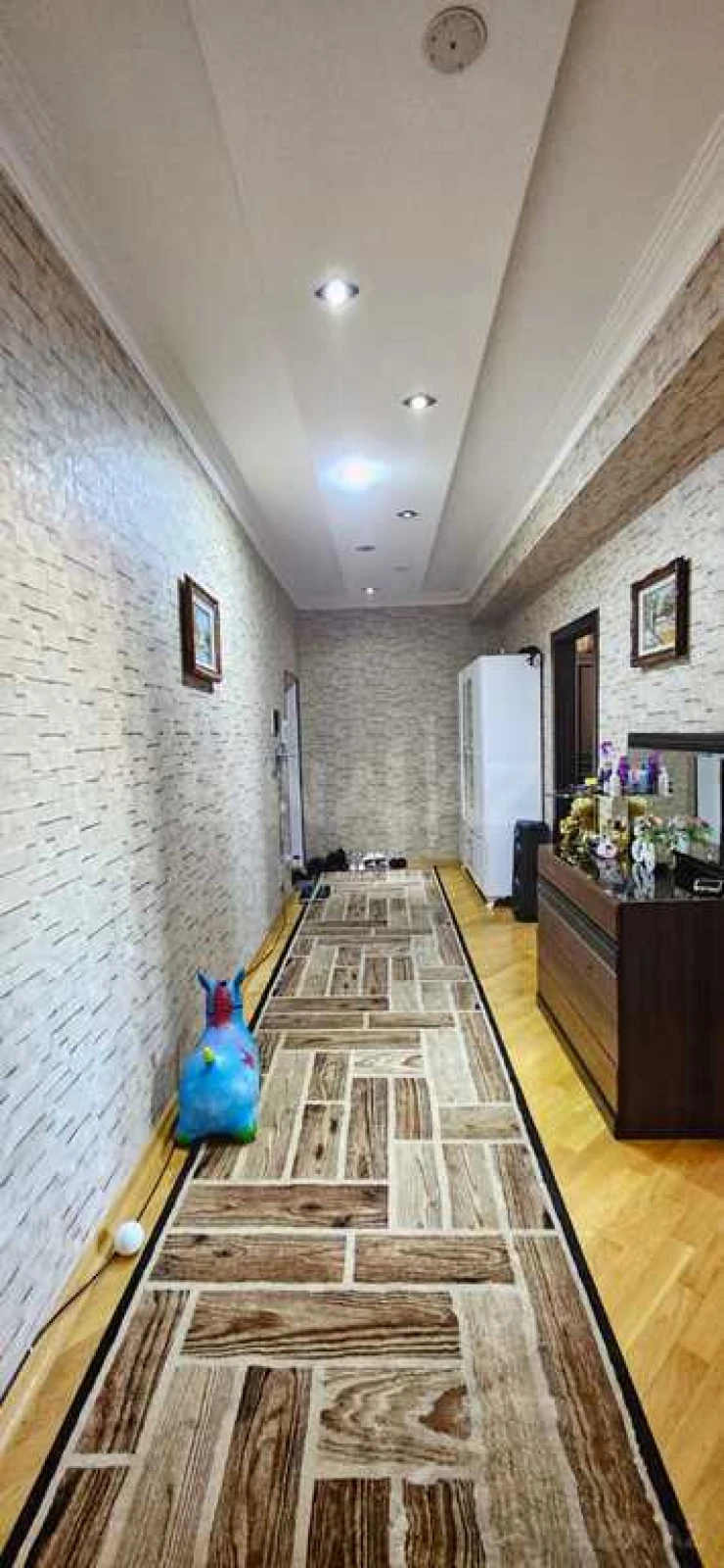 Satılır 2 otaqlı mənzil 105 m²