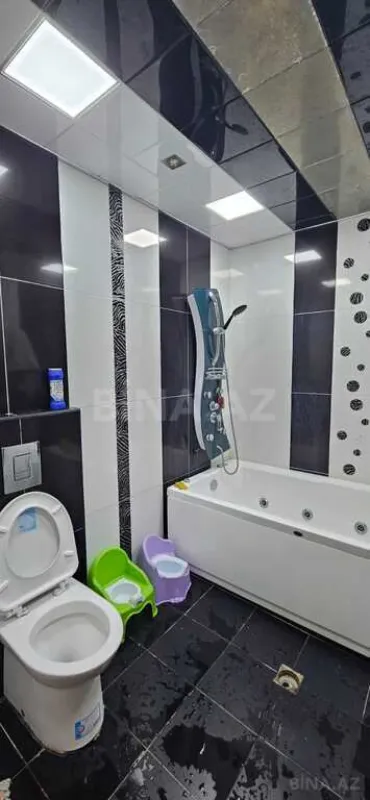 Satılır 2 otaqlı mənzil 105 m²