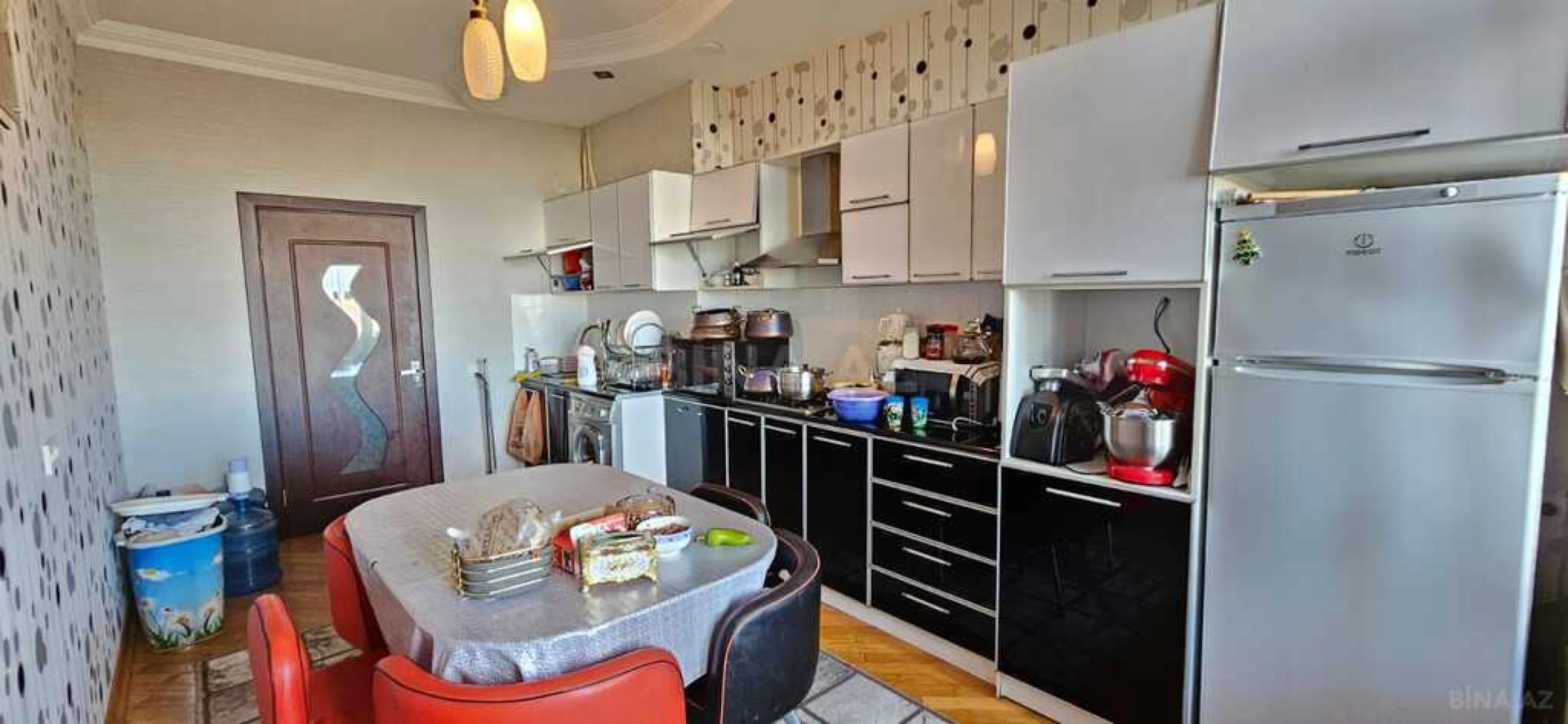 Satılır 2 otaqlı mənzil 105 m²