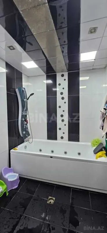 Satılır 2 otaqlı mənzil 105 m²