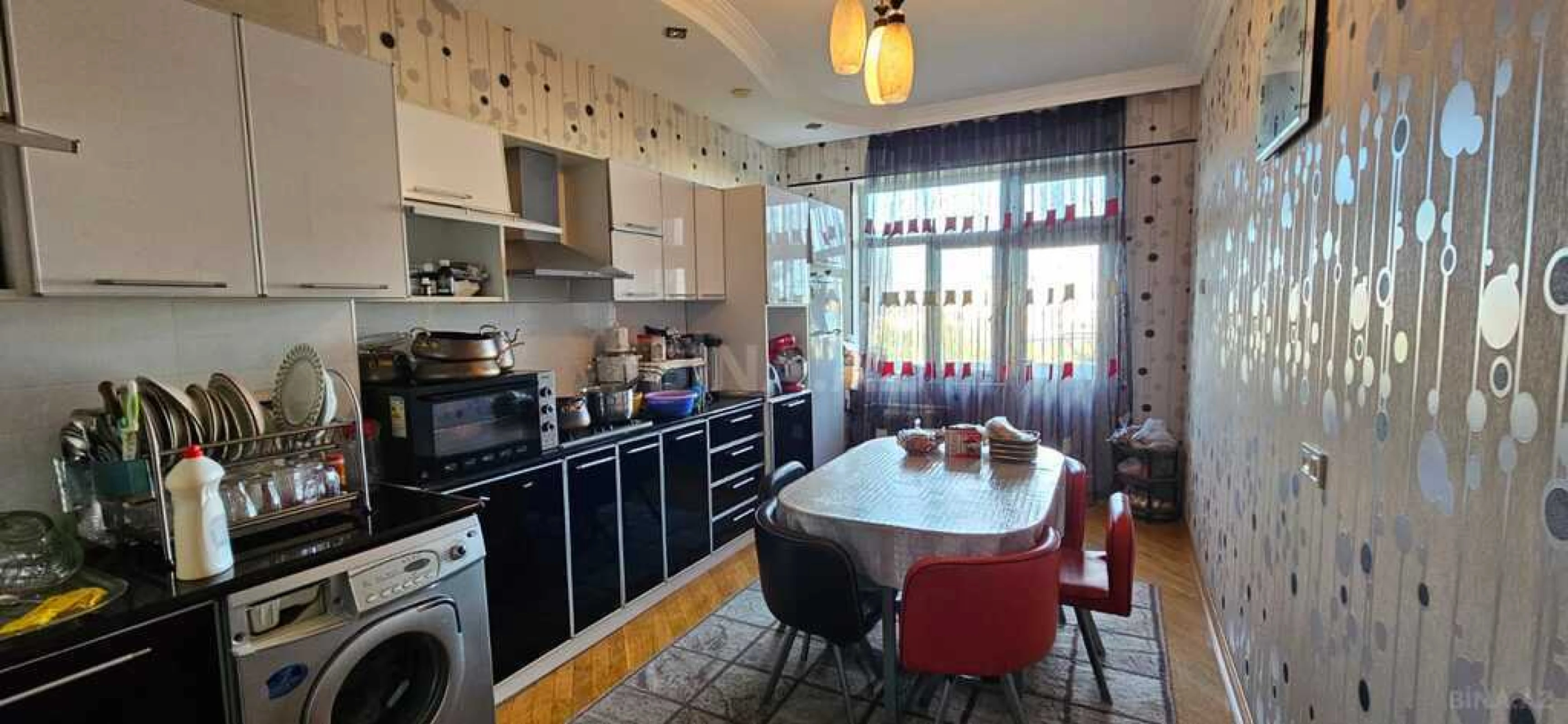 Satılır 2 otaqlı mənzil 105 m²