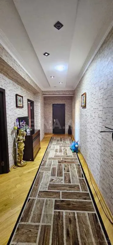 Satılır 2 otaqlı mənzil 105 m²