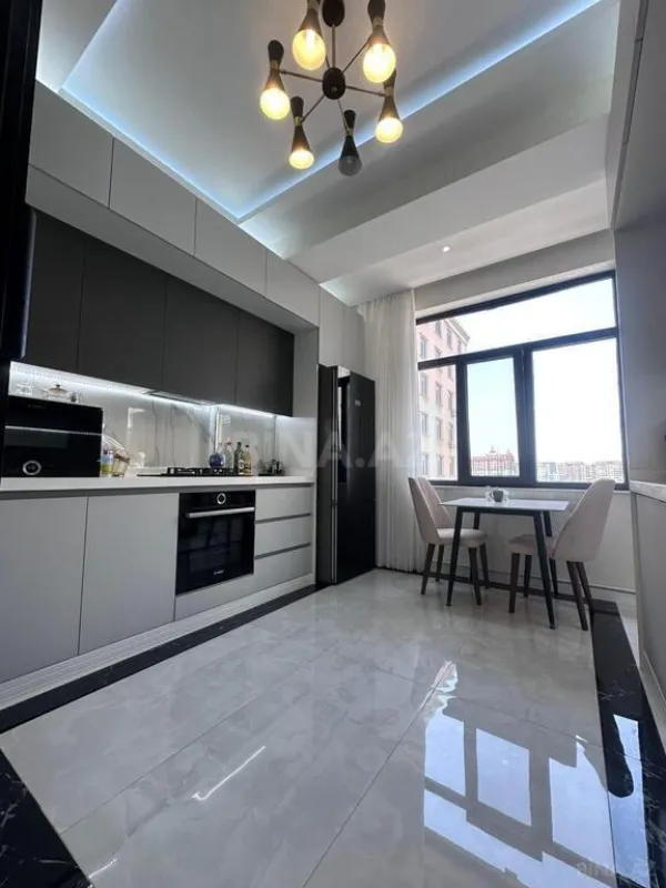 Kirayə verilir 3 otaqlı mənzil 111 m²