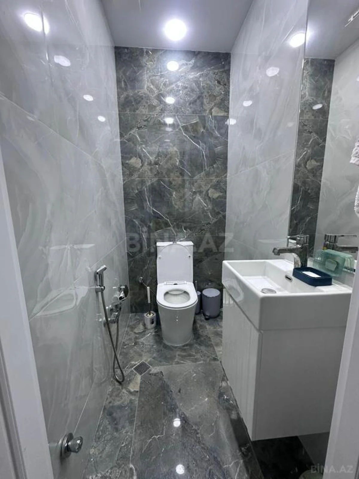 Kirayə verilir 3 otaqlı mənzil 111 m²