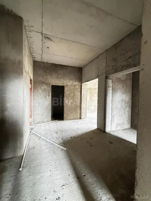 Satılır 3 otaqlı mənzil 136 m²