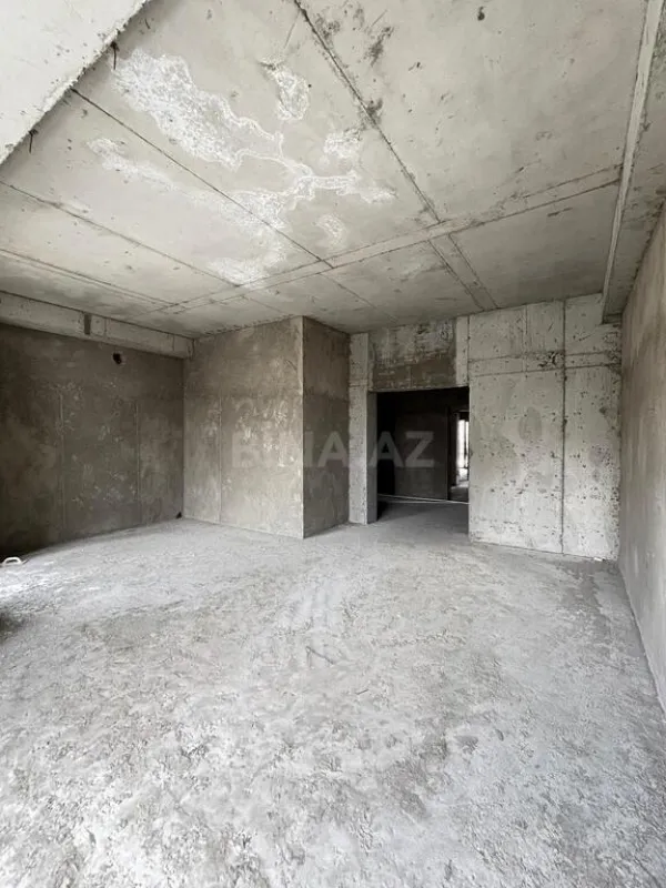 Satılır 3 otaqlı mənzil 136 m²