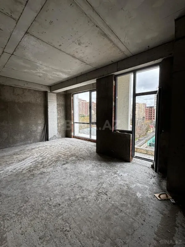 Satılır 3 otaqlı mənzil 136 m²