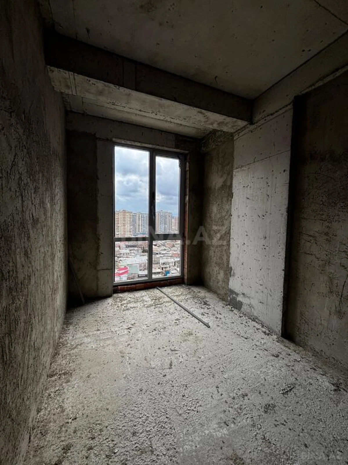 Satılır 3 otaqlı mənzil 136 m²