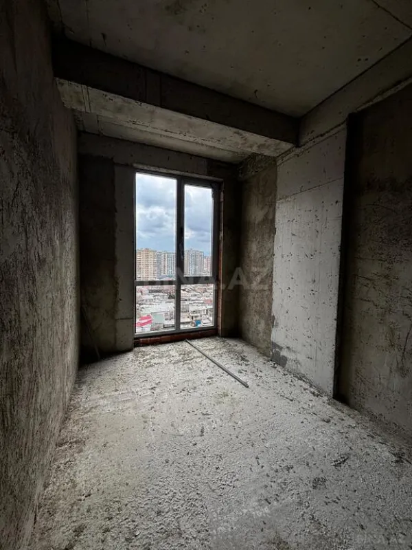 Satılır 3 otaqlı mənzil 136 m²