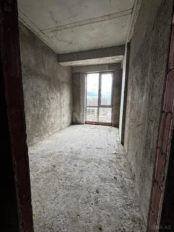 Satılır 3 otaqlı mənzil 136 m²