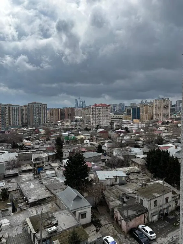 Satılır 3 otaqlı mənzil 136 m²