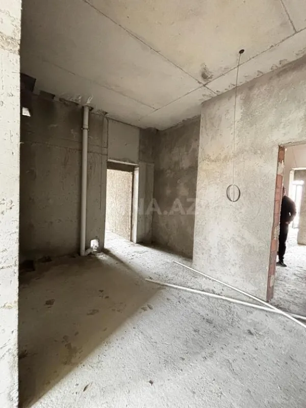 Satılır 3 otaqlı mənzil 136 m²