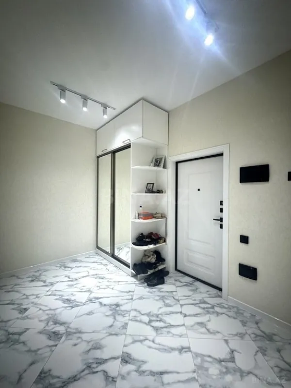 Satılır 2 otaqlı mənzil 65 m²