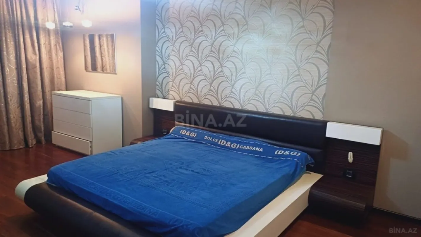 Kirayə verilir 2 otaqlı mənzil 90 m²