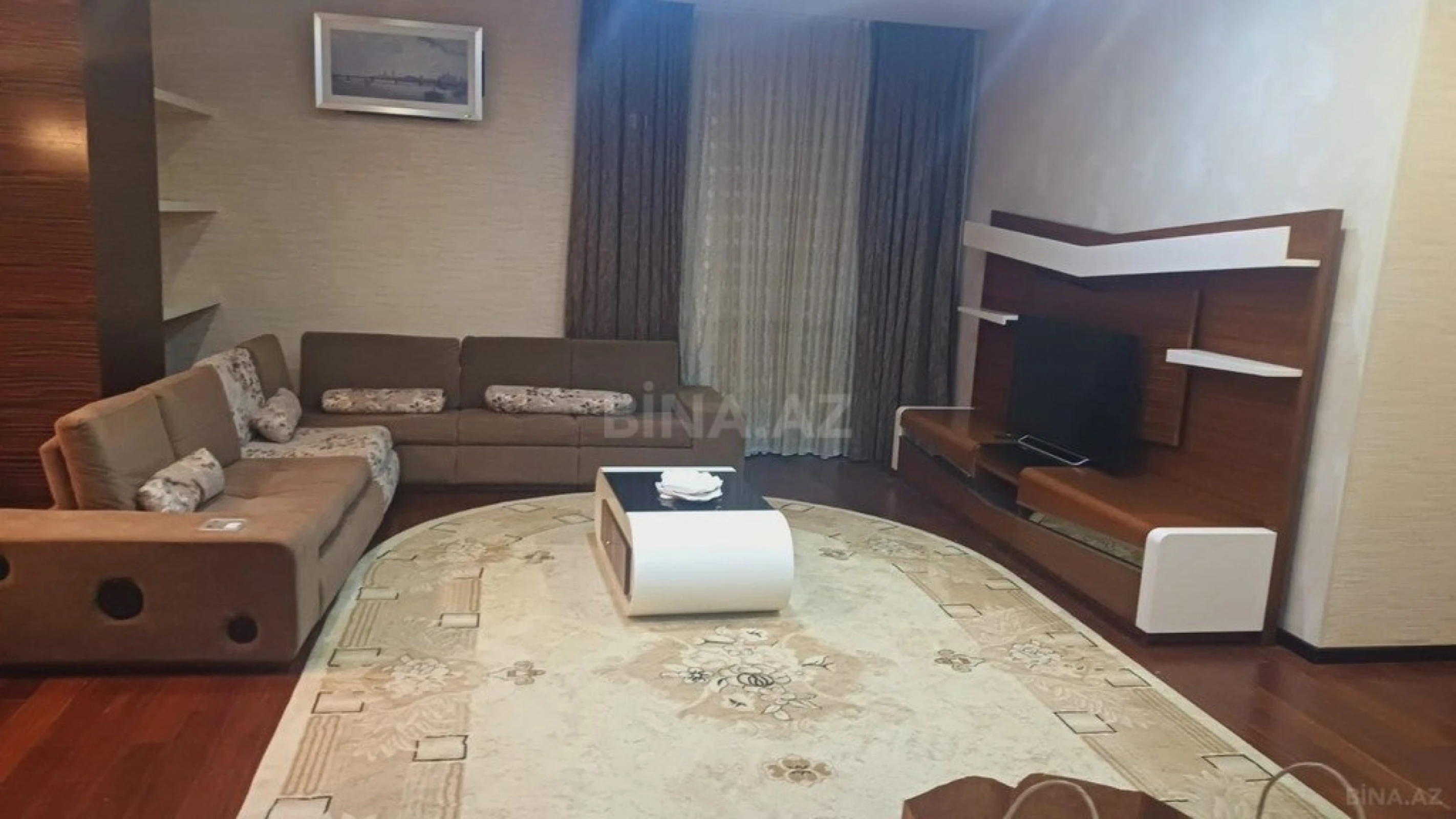 Kirayə verilir 2 otaqlı mənzil 90 m²