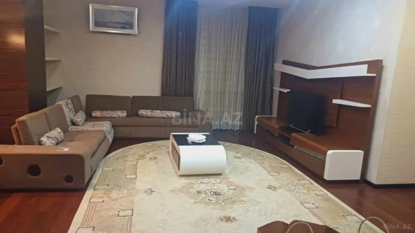 Kirayə verilir 2 otaqlı mənzil 90 m²