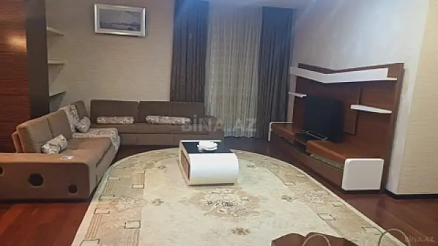 Kirayə verilir 2 otaqlı mənzil 90 m²