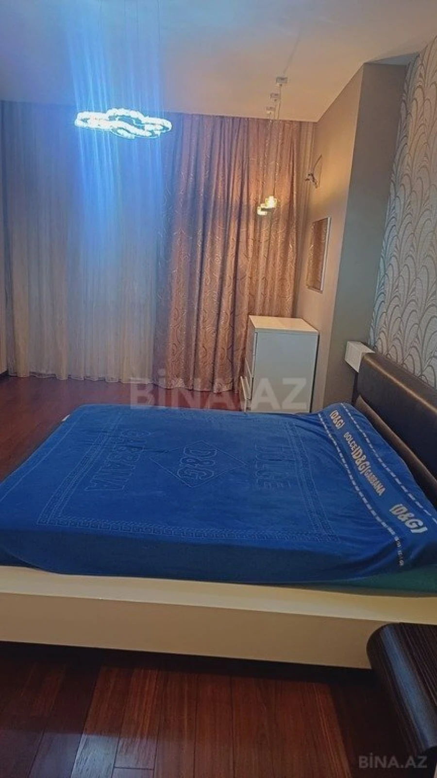 Kirayə verilir 2 otaqlı mənzil 90 m²