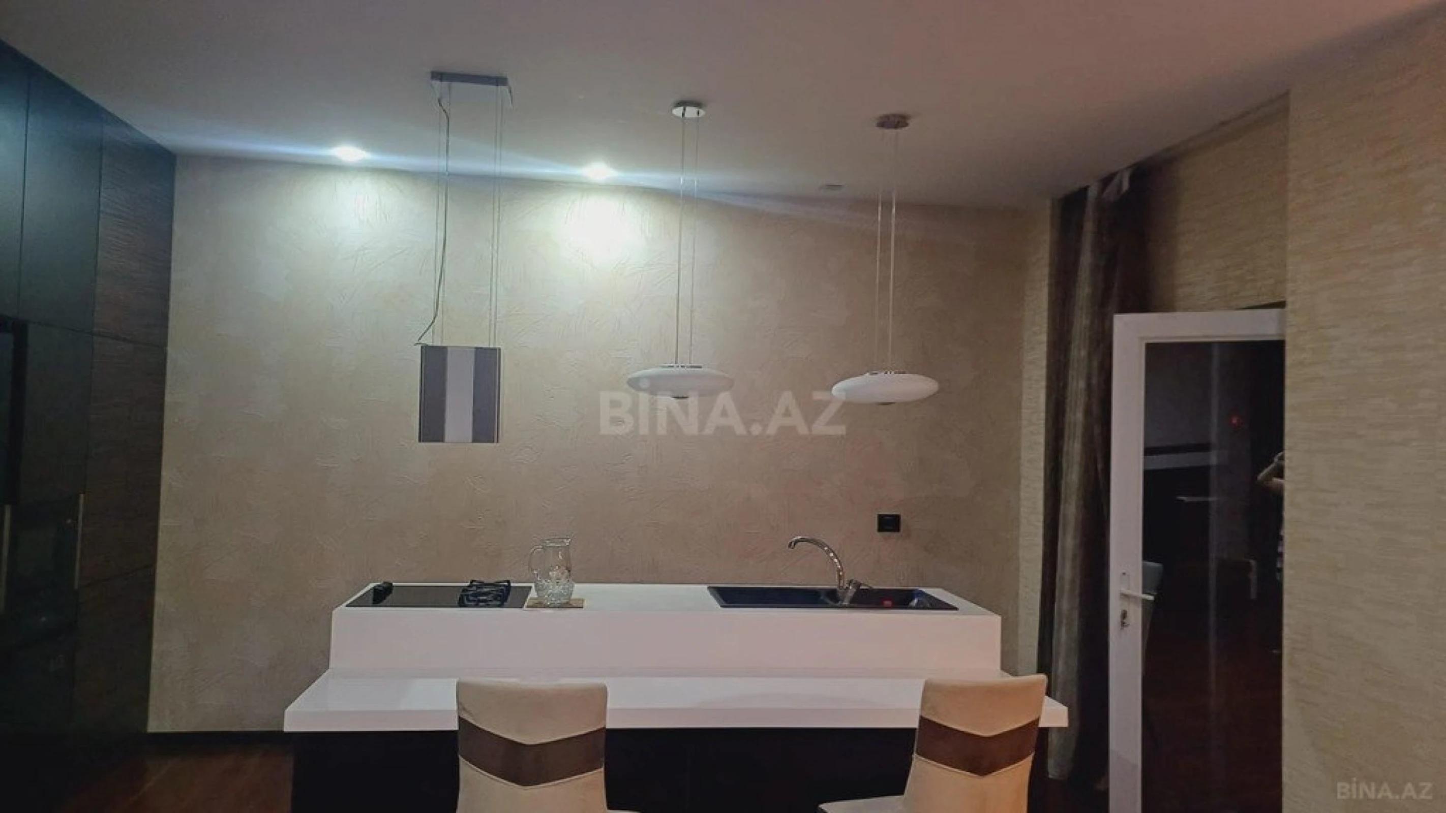 Kirayə verilir 2 otaqlı mənzil 90 m²