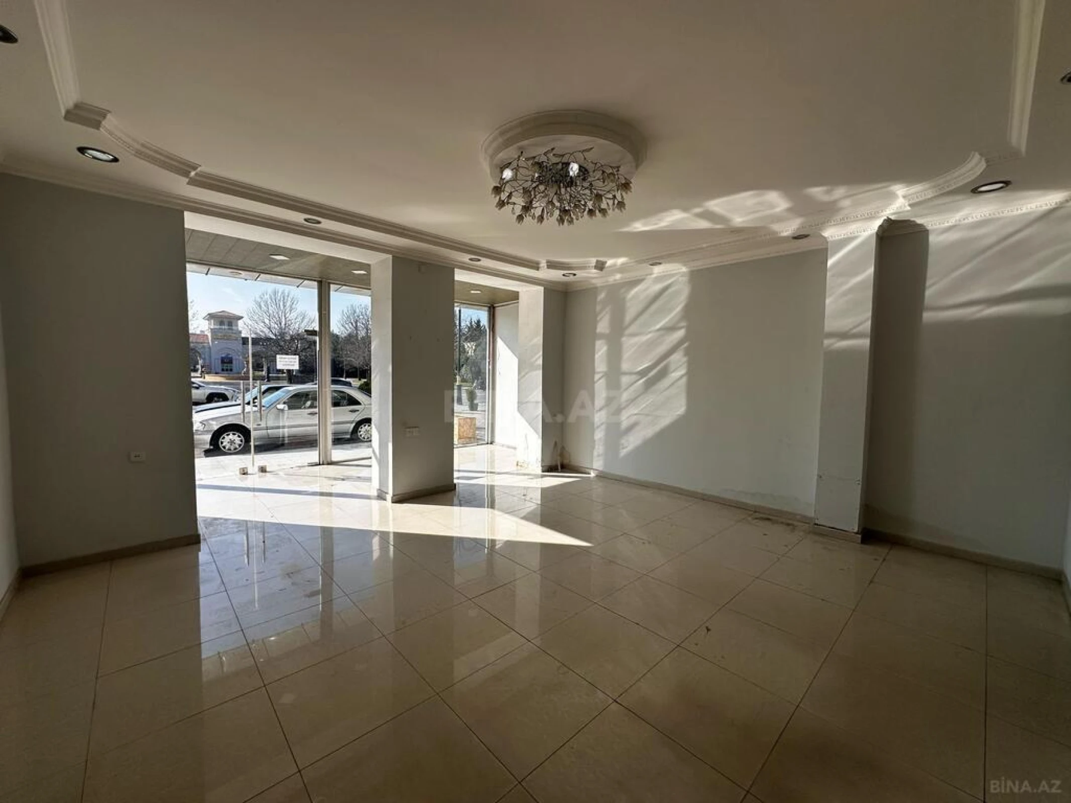 Kirayə verilir obyekt 105 m²