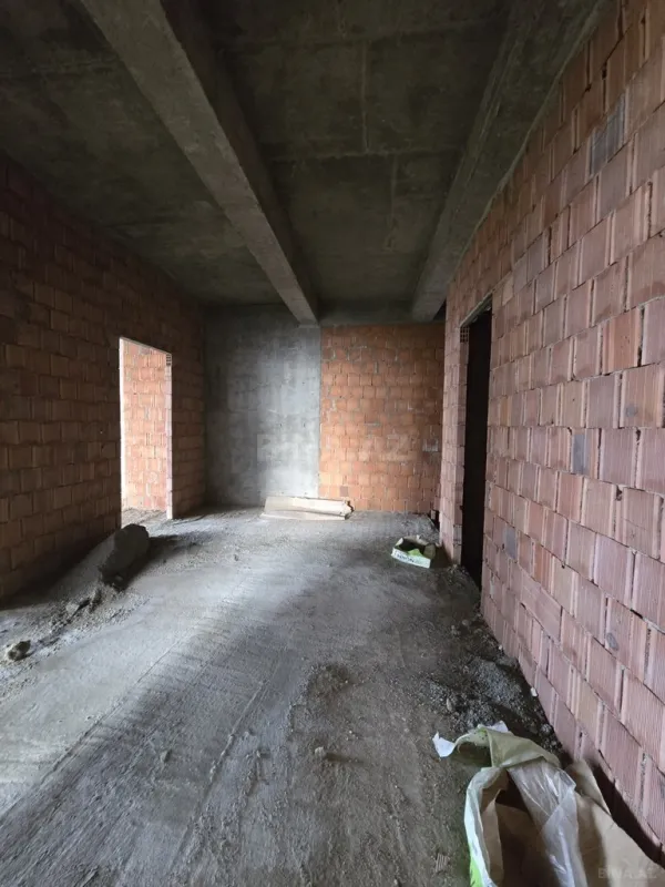 Satılır 3 otaqlı mənzil 157 m²