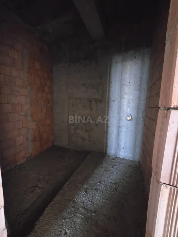 Satılır 3 otaqlı mənzil 157 m²