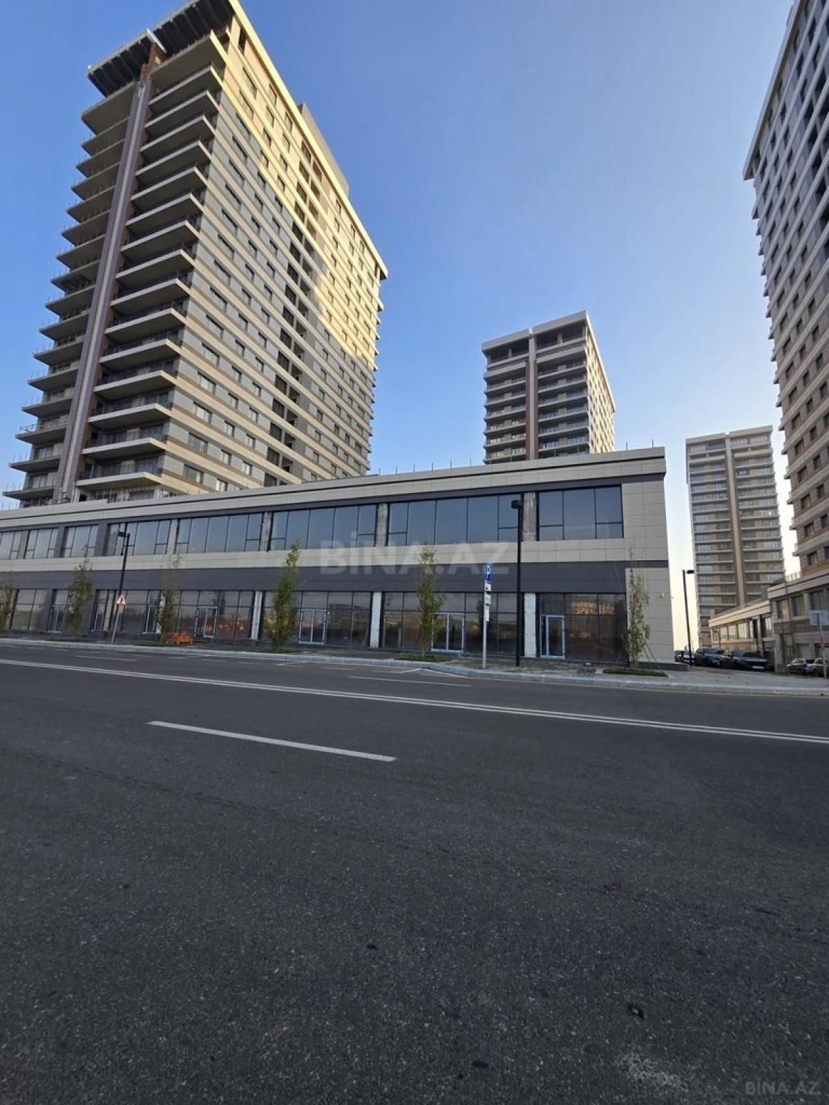 Satılır 3 otaqlı mənzil 157 m²