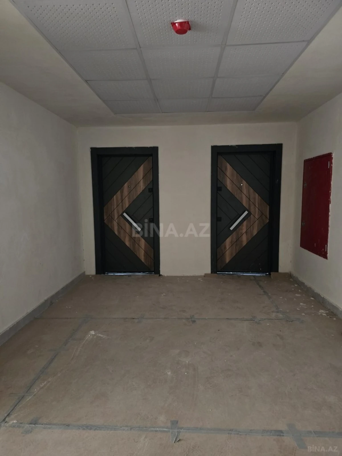 Satılır 3 otaqlı mənzil 157 m²