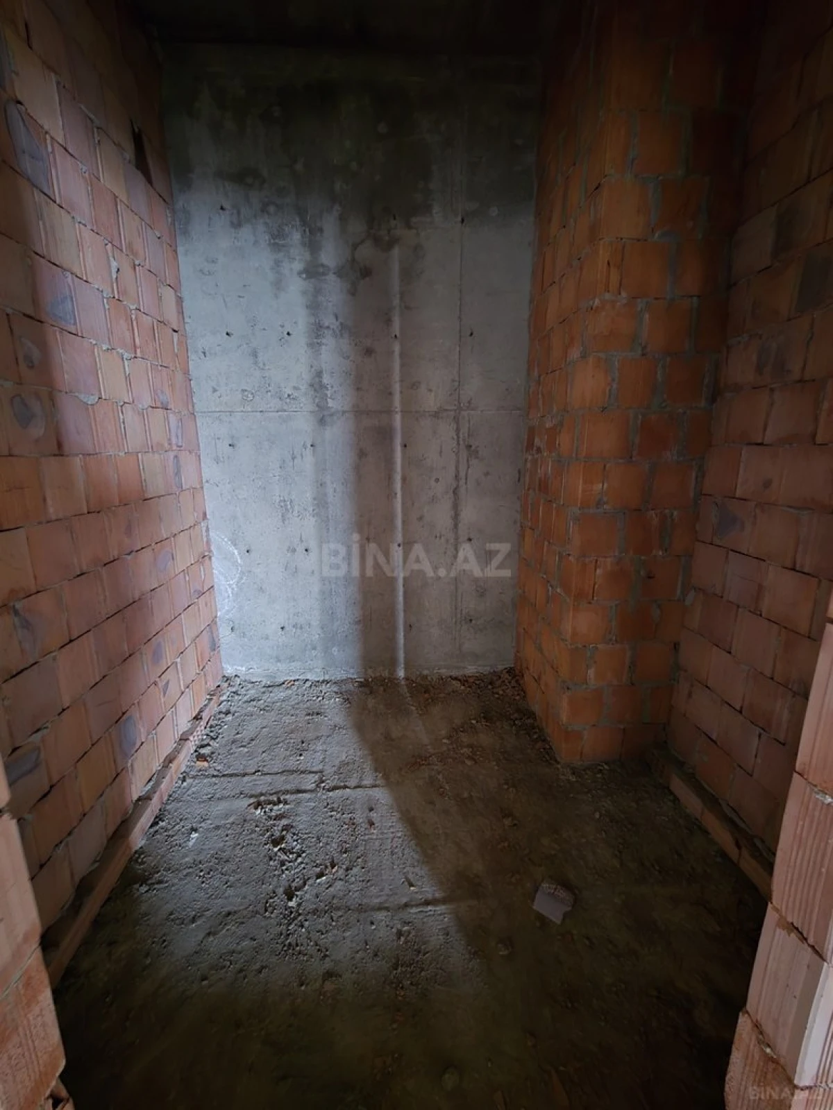 Satılır 3 otaqlı mənzil 157 m²