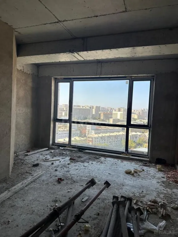 Satılır 3 otaqlı mənzil 147.3 m²