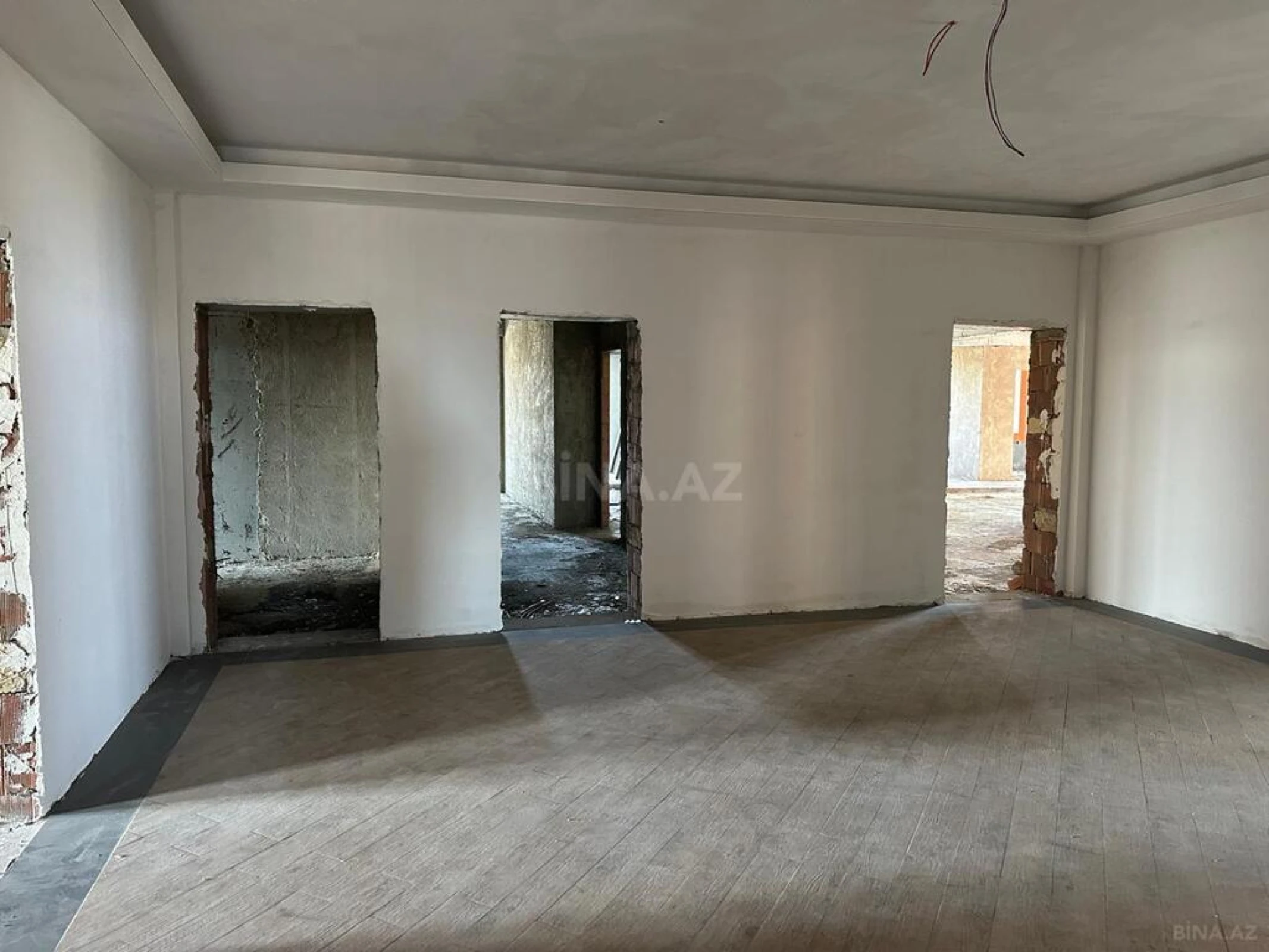 Satılır 3 otaqlı mənzil 147.3 m²