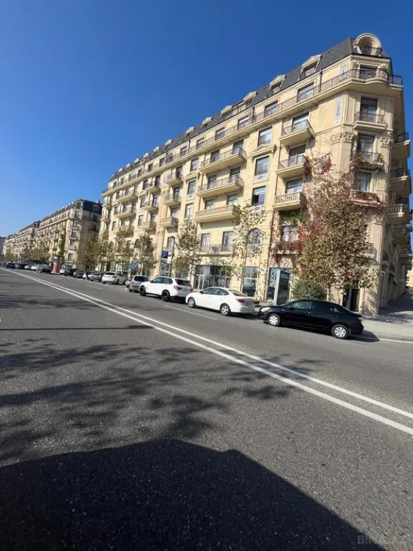 Satılır obyekt 441 m²