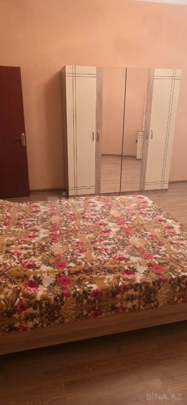 Kirayə verilir 3 otaqlı mənzil 150 m²