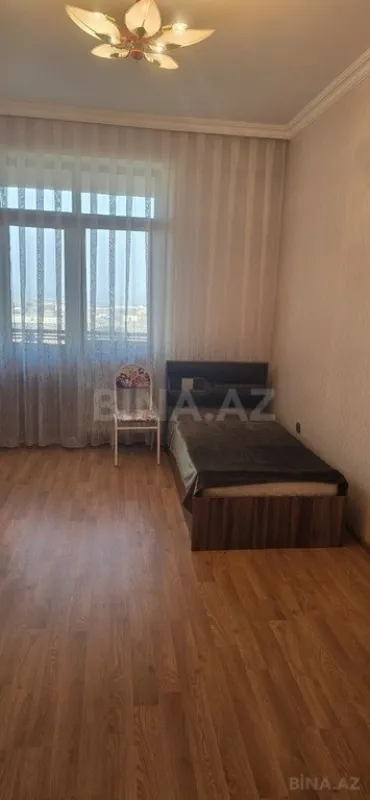 Kirayə verilir 3 otaqlı mənzil 150 m²