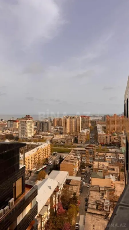 Satılır 3 otaqlı mənzil 123 m²