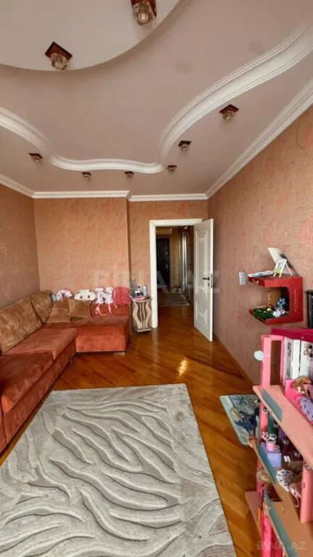 Satılır 3 otaqlı mənzil 123 m²
