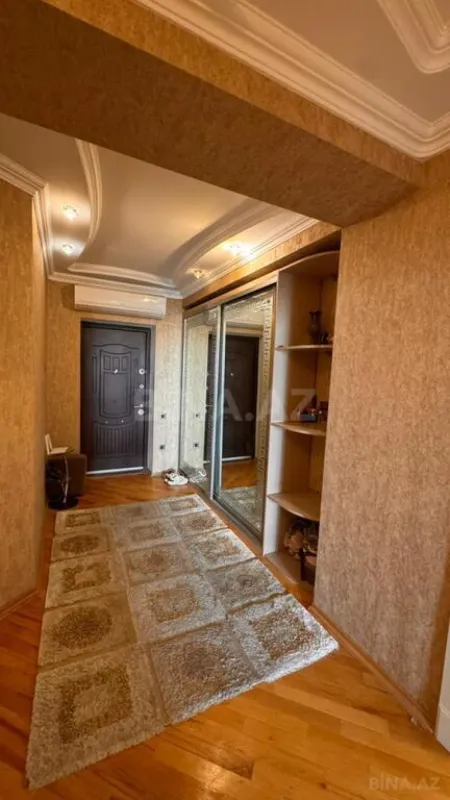 Satılır 3 otaqlı mənzil 123 m²