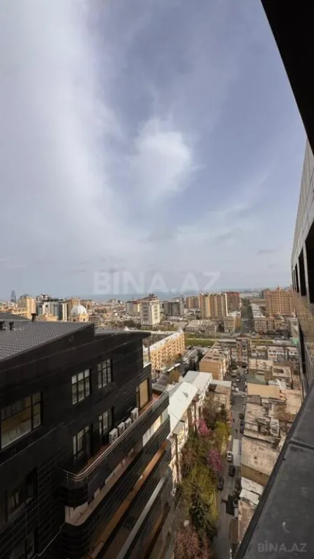 Satılır 3 otaqlı mənzil 123 m²