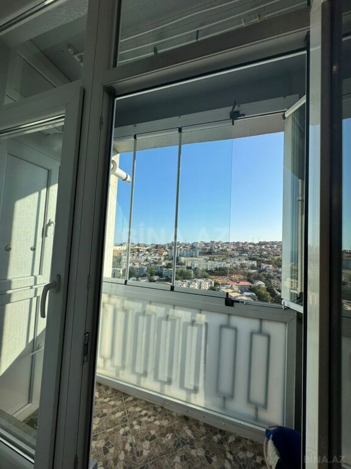 Satılır 3 otaqlı mənzil 140 m²