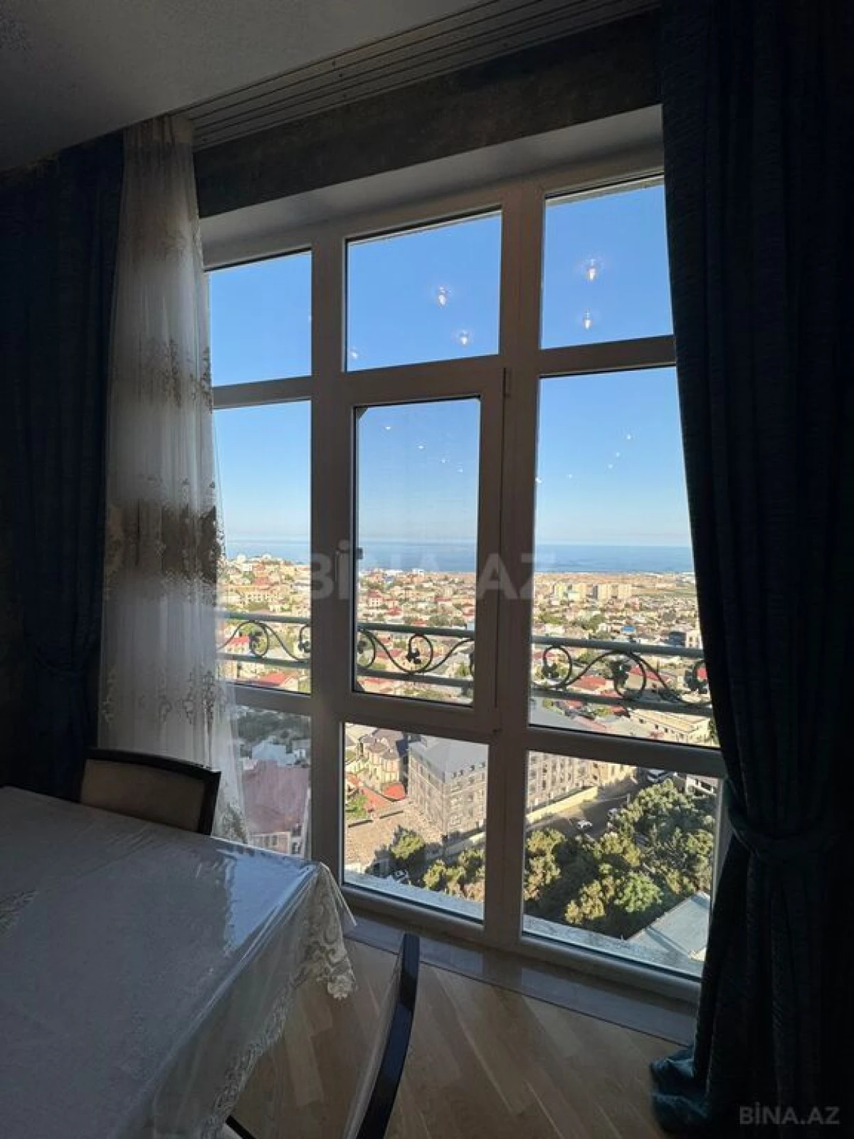 Satılır 3 otaqlı mənzil 140 m²